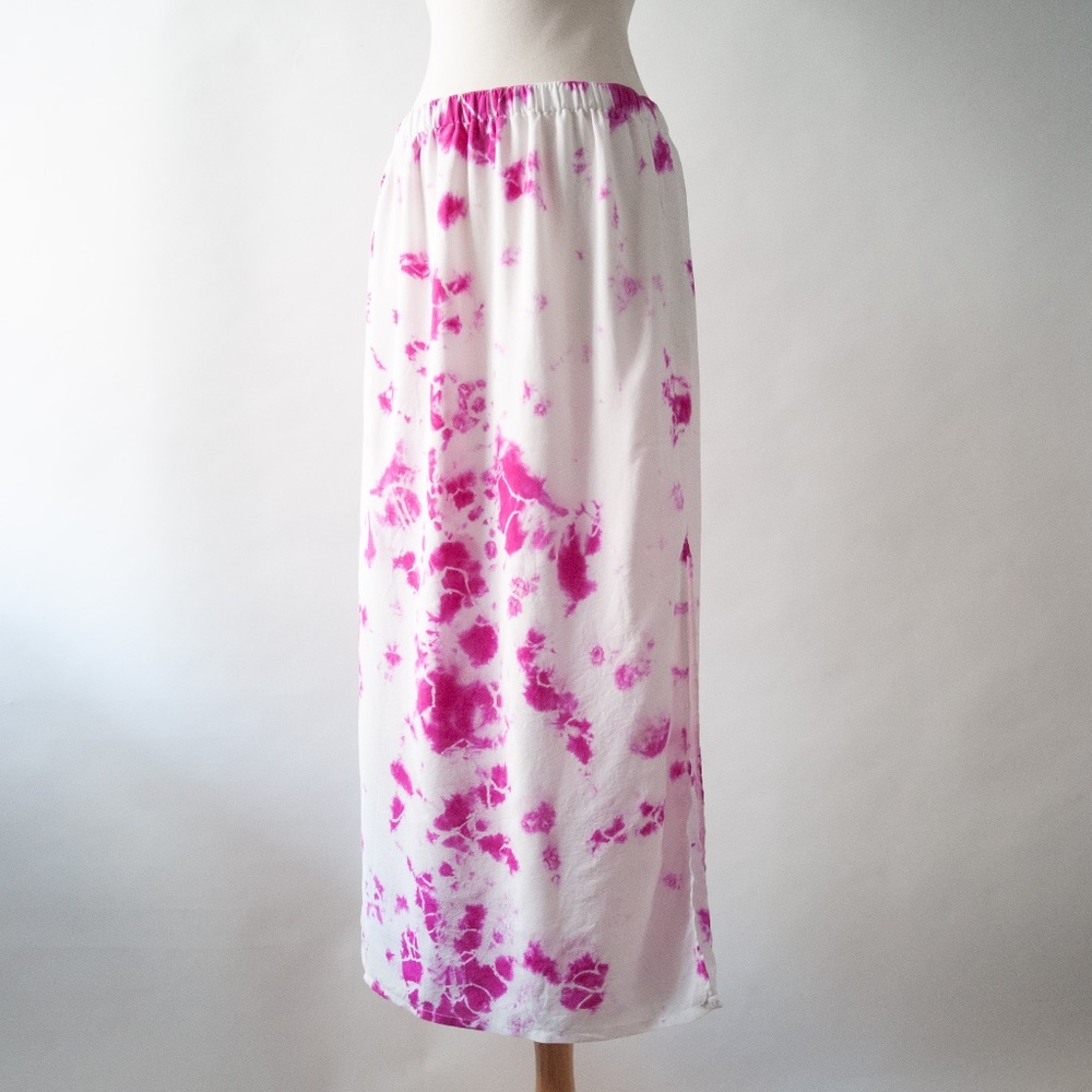 Lou & Grey Tie Dye Silk Midi Skirt in Hot Pink